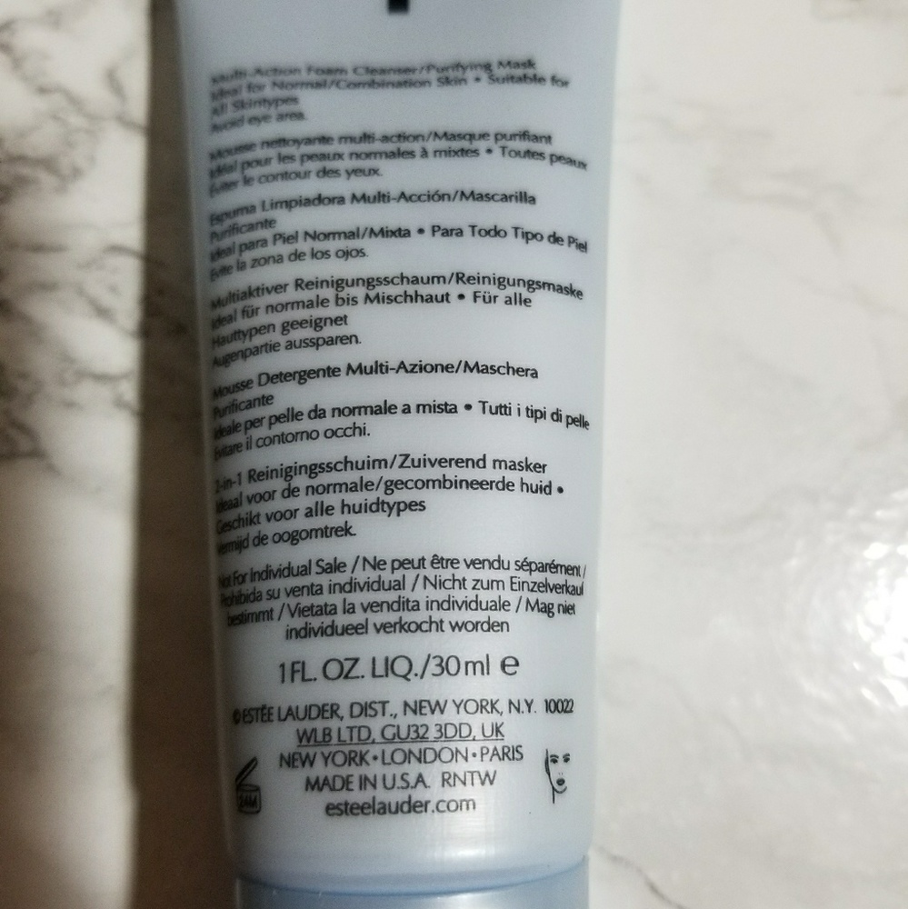 Estee Lauder Perfectly Clean - Picture 6 of 6